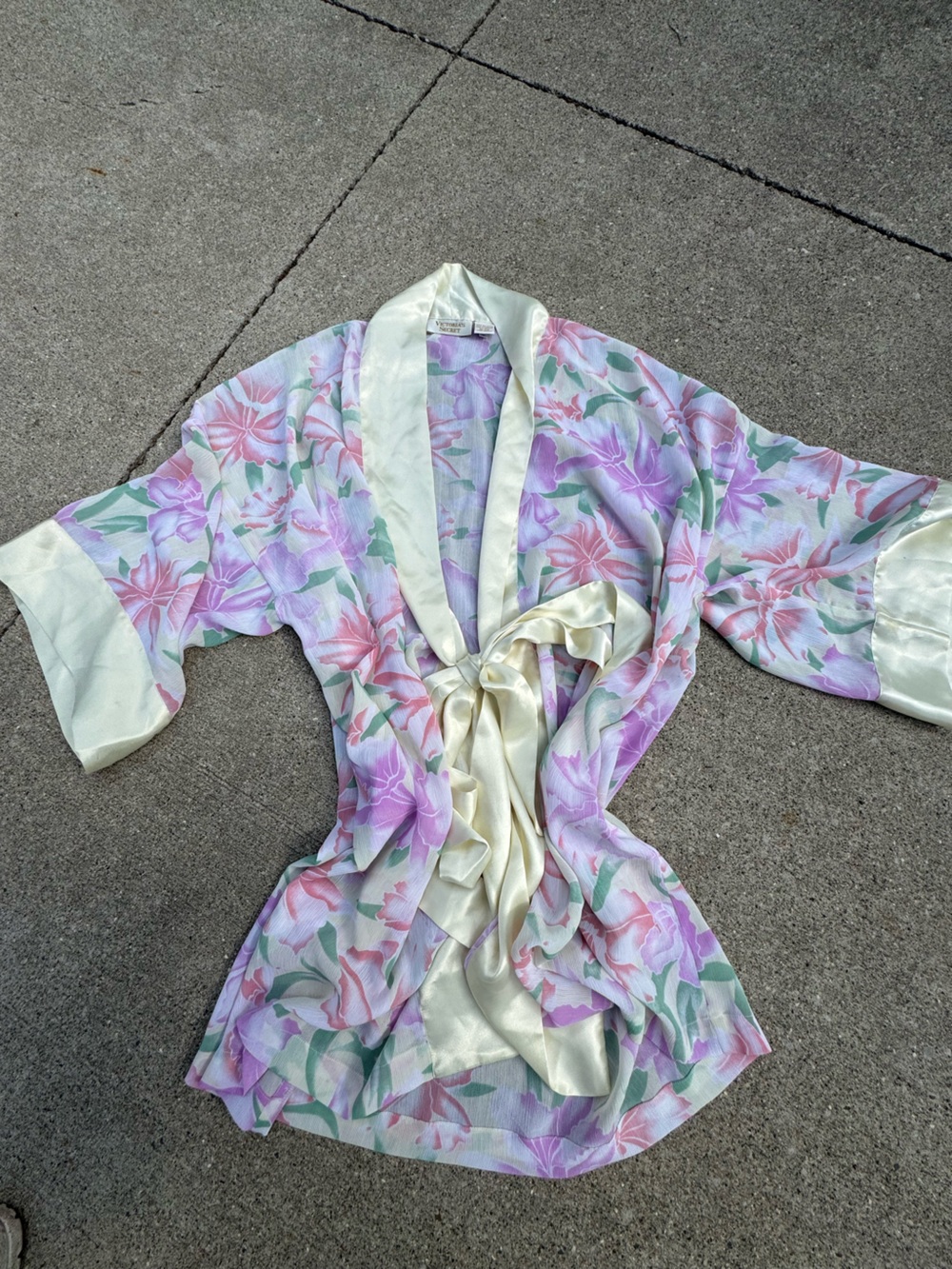 Victoria's Secret Lavender & Cream Floral Satin-Trim Robe